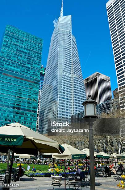 Bryant Park Miejski Pejzaż Boa Tower Midtown Manhattan New York City - zdjęcia stockowe i więcej obrazów 42nd Street