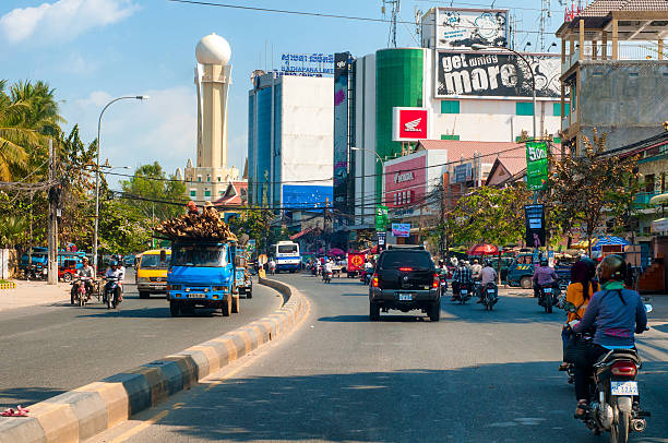 phnom penh boulevard - cambodia khmer architecture outdoors - fotografias e filmes do acervo