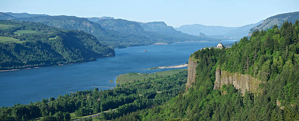 istock Crown Point Columbia River Oregon Washington Panorama Horizontal 471511975
