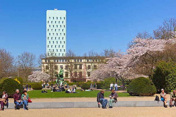 ハンブルク altona で春 - altona ストックフォトと画像
