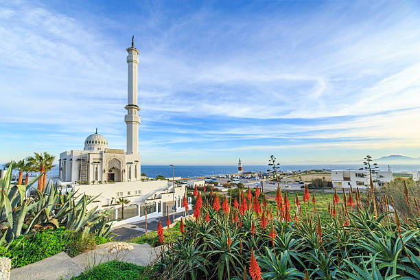 europa point em gibraltar - mosque europe part of day - fotografias e filmes do acervo