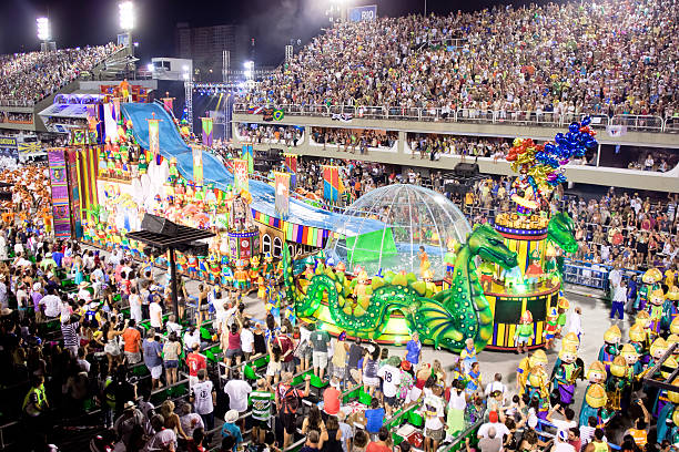 карнавал в рио-де-жанейро 2013 г. - carnival parade стоковые фото и изображения