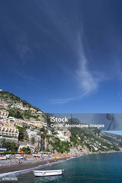 Positano En La Costa De Amalfi Italia Foto de stock y más banco de imágenes de Actividad al aire libre - Actividad al aire libre, Actividades recreativas, Agua