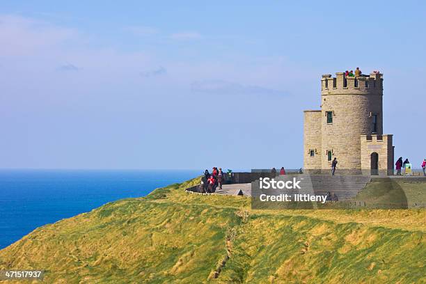 Torre De Obrien - Fotografias de stock e mais imagens de Penhascos de Moher - Penhascos de Moher, Ajardinado, Ao Ar Livre