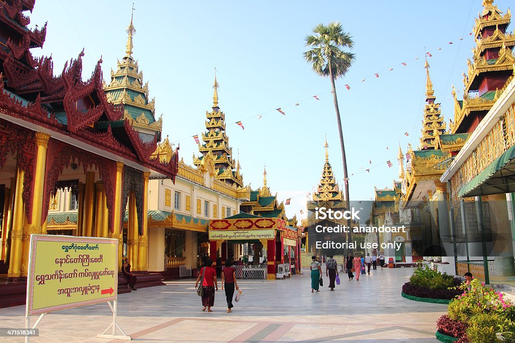 Świątynie i miejsc w wielkiego pagoda_Shwe Dagon, yangon - Zbiór zdjęć royalty-free (Architektura)