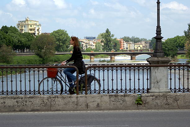 uma caminhada de cerca de parma - riva degli schiavoni - fotografias e filmes do acervo