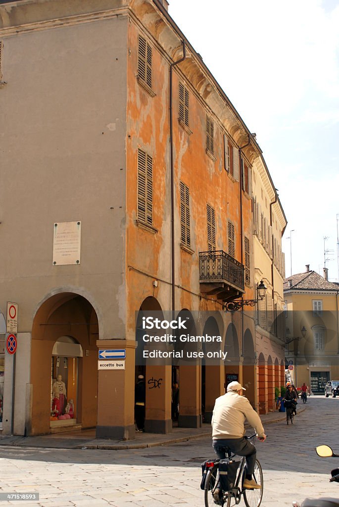 Camminare intorno a Parma - Foto stock royalty-free di Adulto