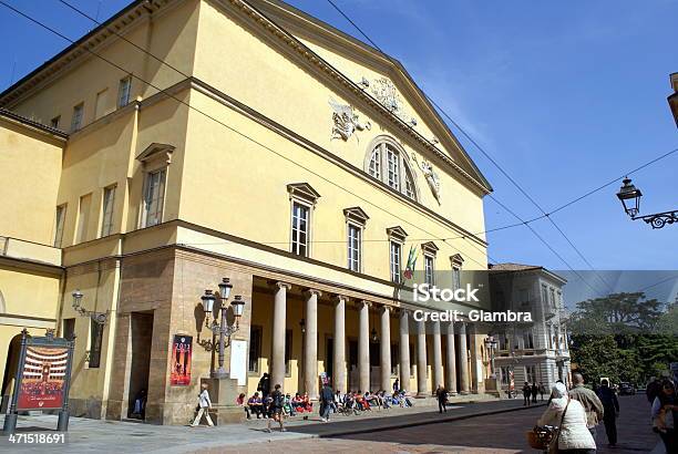 Giuseppe Verdi Teatro - Fotografie stock e altre immagini di Parma - Emilia-Romagna - Parma - Emilia-Romagna, Adulto, Ambientazione esterna