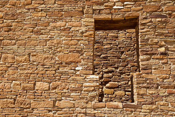 pueblo del arroyo de vestiges au parc national historique de chaco - pueblo del arroyo ruins photos et images de collection