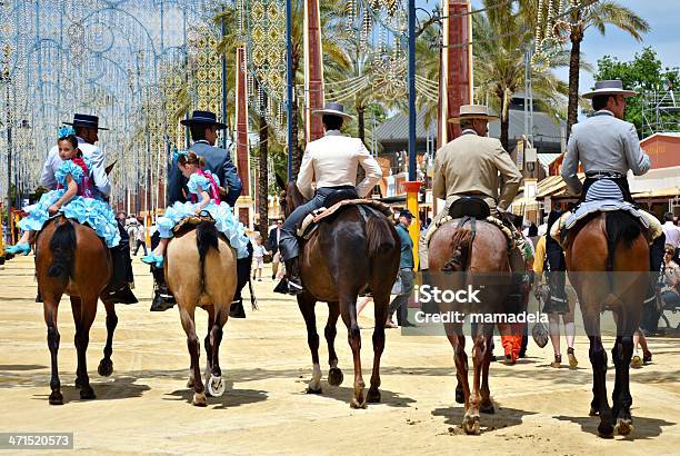 Foto de Cavaleiros Montados Pé e mais fotos de stock de Adulto - Adulto, Andaluzia, Animal