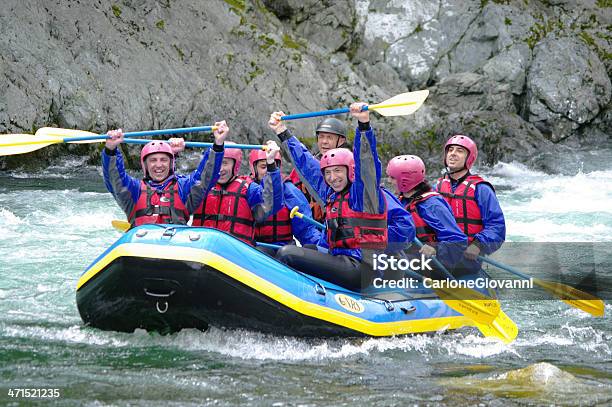 Rafting Foto de stock y más banco de imágenes de Accesorio de cabeza - Accesorio de cabeza, Actividad, Actividades recreativas