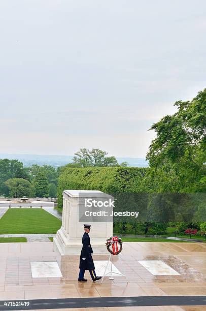 Tumba De Las Sustancias Desconocidas Sentinel Y Memorial Corona Foto de stock y más banco de imágenes de Cementerio Nacional de Arlington