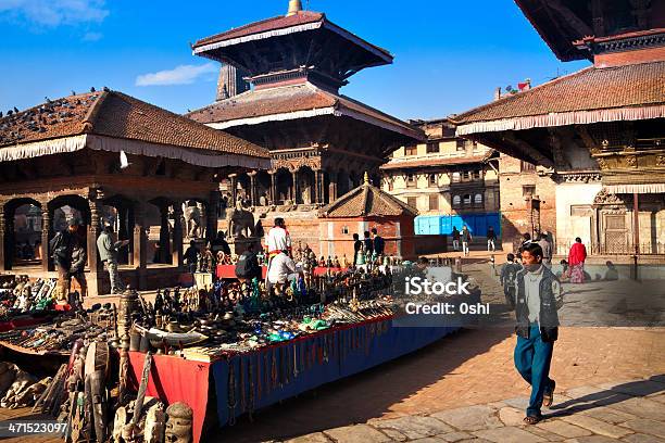 Lembrança Mercado Em Swayambhunath - Fotografias de stock e mais imagens de Adulto - Adulto, Ao Ar Livre, Arquitetura