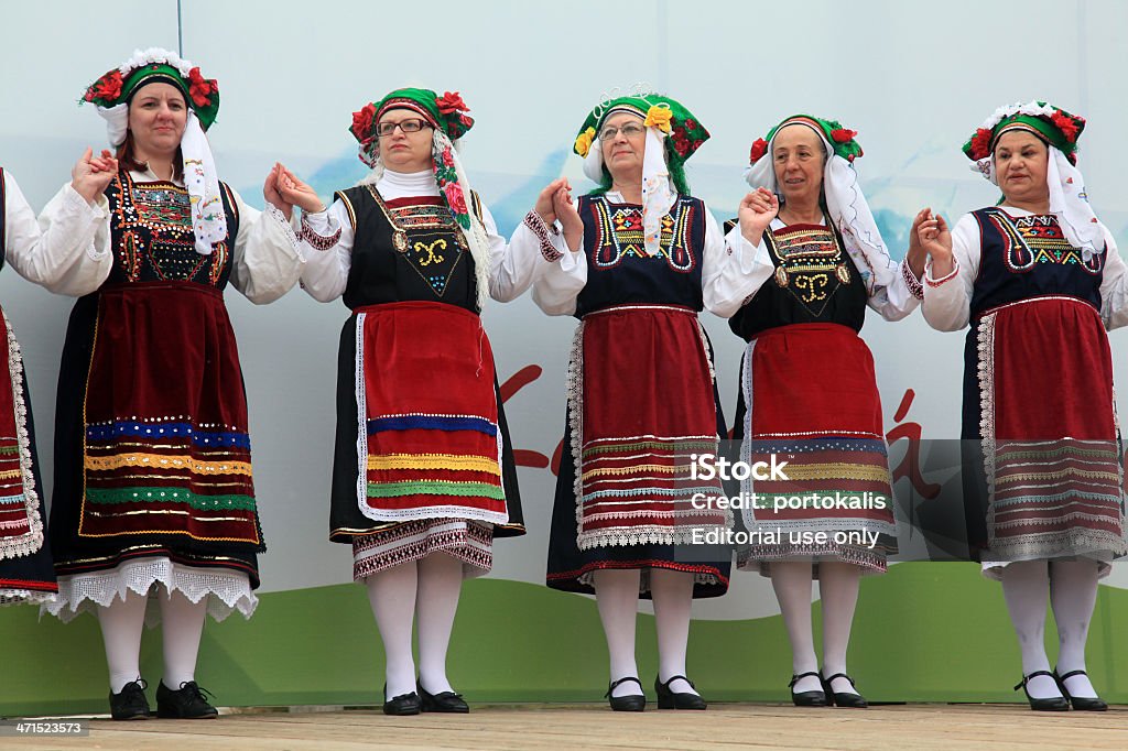 Folklore les groupes de danse traditionnelle Ash lundi célébrations - Photo de Costume de déguisement libre de droits