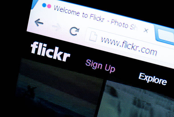 flickr sitio web - flickr editorial communications technology computers fotografías e imágenes de stock