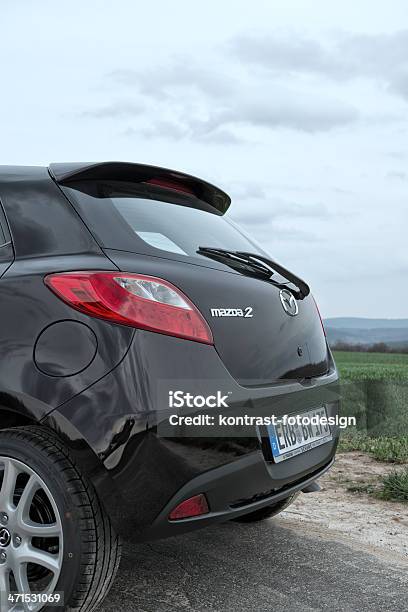 Mazda 2 Typ De - Fotografias de stock e mais imagens de Alemanha - Alemanha, Ao Ar Livre, Carro