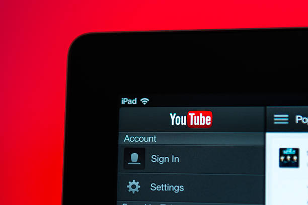 youtube のホーム画面に ipad - ipad apple computers note pad touch screen ストックフォトと画像