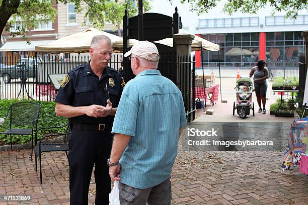 Polícia - Fotografias de stock e mais imagens de Força policial - Força policial, Discussão, Falar