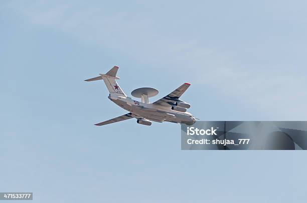Beriev A50 Awacs Avión Vuela Contra El Cielo Azul De Fondo Foto de stock y más banco de imágenes de Aniversario