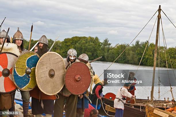 Vikings Festival Histórico - Fotografias de stock e mais imagens de Atuação - Atuação, Batalha - Guerra, Capacete de trabalho