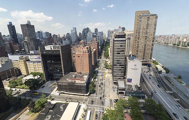 york avenue - overhead cable car car usa avenue foto e immagini stock