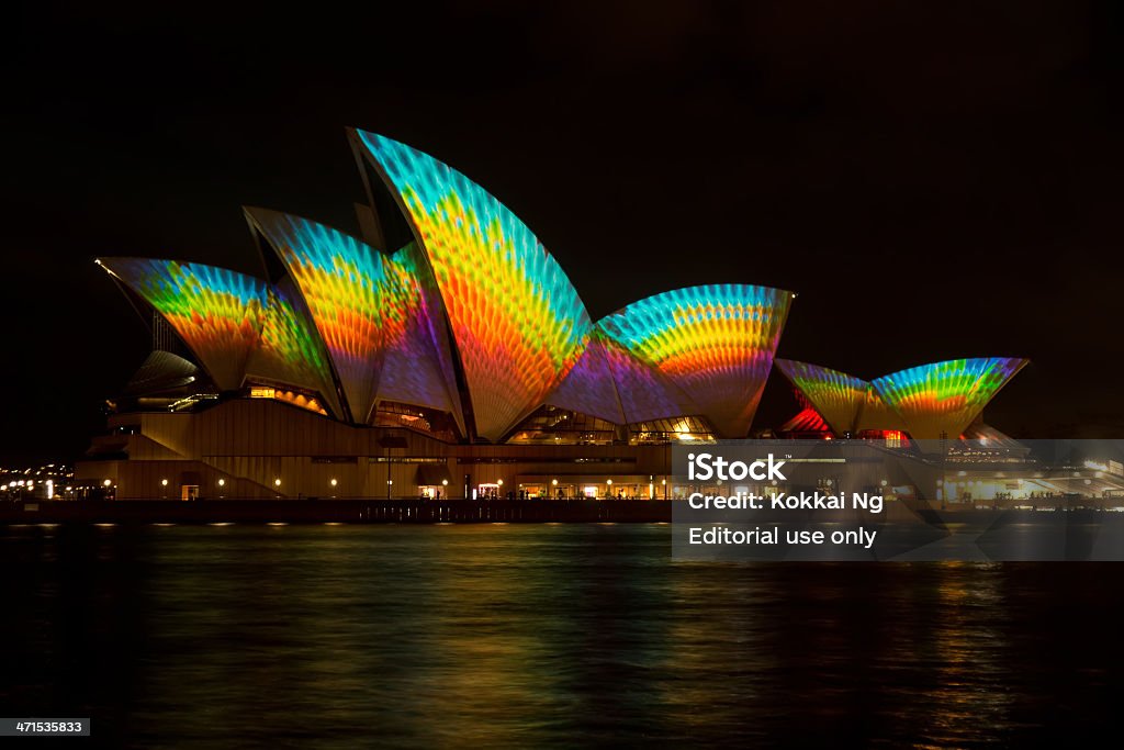 Vivid Sydney-Opera House - Foto de stock de Arco-íris royalty-free