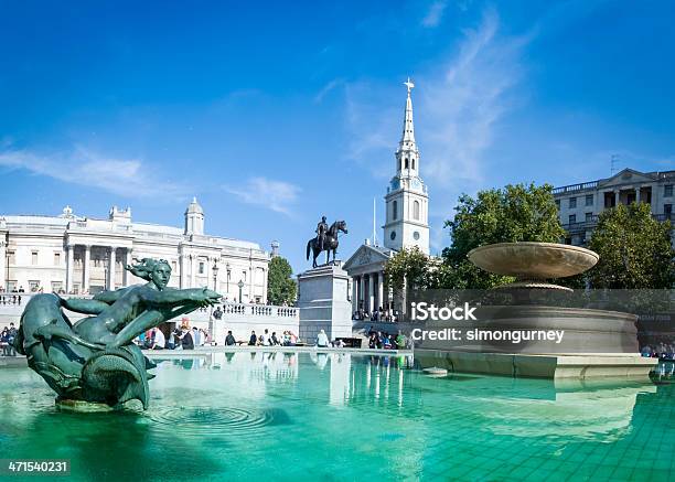 Trafalgar Square Londra Lestate Giorno Regno Unito - Fotografie stock e altre immagini di Affollato