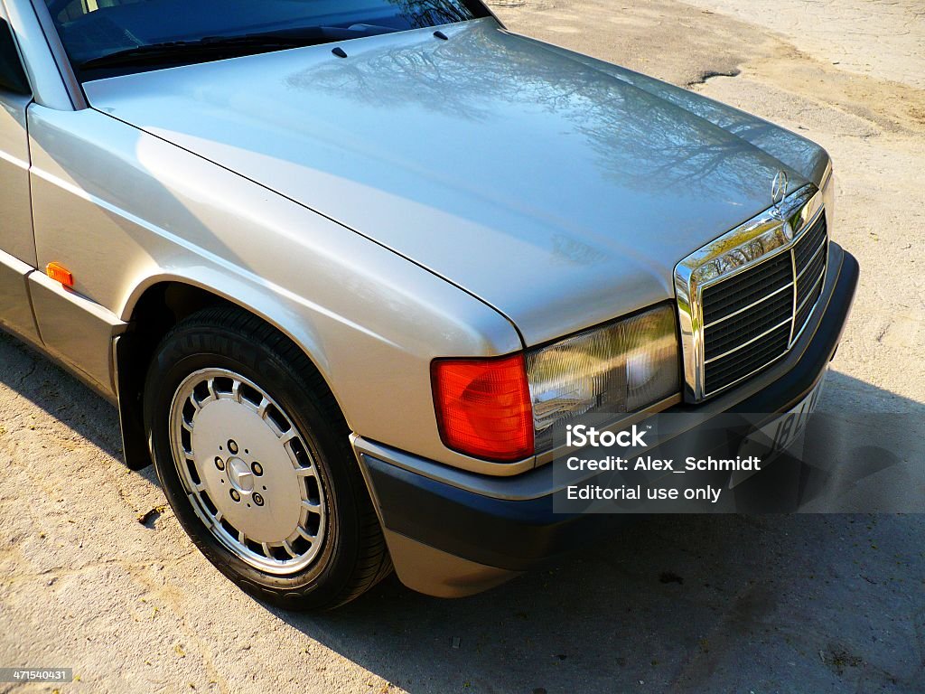 Parte frontal da Mercedes Benz 190E car - Foto de stock de Mecedes-Benz - Marca comercial royalty-free