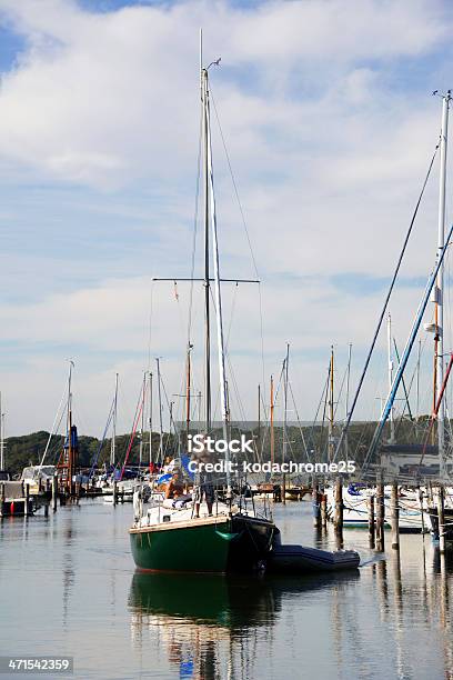 Harbour - Fotografie stock e altre immagini di Acqua - Acqua, Ambientazione esterna, Andare in barca a vela