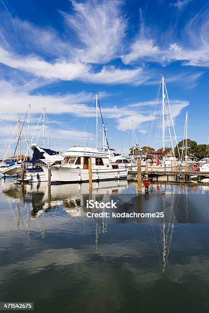 Harbour - Fotografie stock e altre immagini di Acqua - Acqua, Ambientazione esterna, Andare in barca a vela