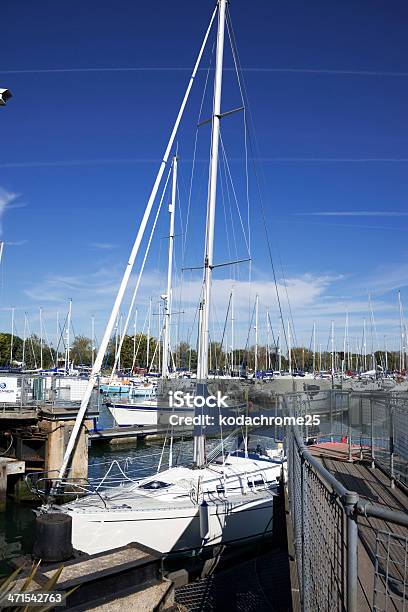 Harbour - Fotografias de stock e mais imagens de Ao Ar Livre - Ao Ar Livre, Atracado, Barco a Motor - Desporto Aquático