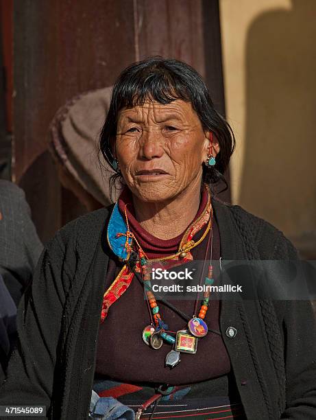 Porträt Von Tibet Frau Stockfoto und mehr Bilder von Nepal - Nepal, Sherpa, Aktiver Senior