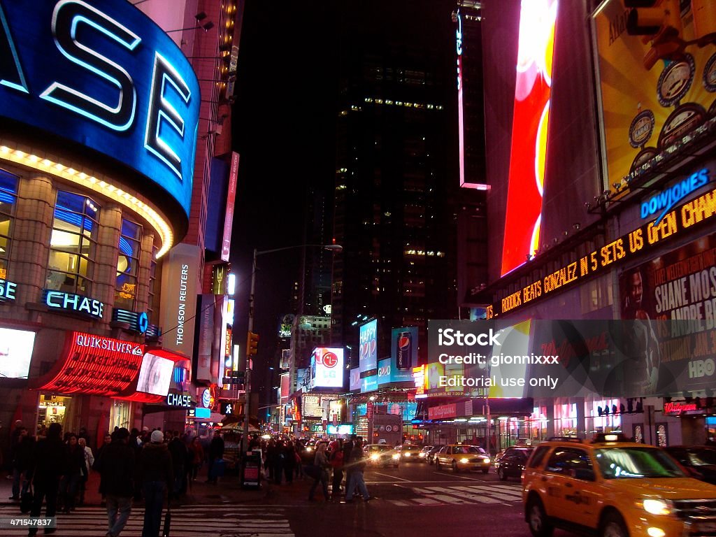 La ville de New York, de personnes marchant à Time square - Photo de Affichage dynamique libre de droits