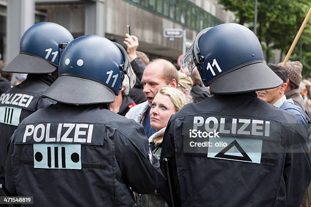 Demonstracja Blockupy 2013 Frankfurt - zdjęcia stockowe i więcej obrazów Niemcy - Niemcy, Policja, ATTAC