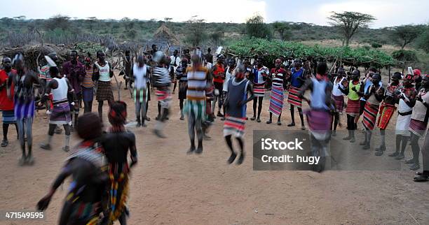 Tribal Africana Personas Foto de stock y más banco de imágenes de Acontecimiento - Acontecimiento, Adulto, Aire libre