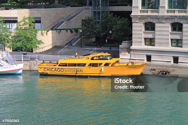 Foto de Chicago Water Taxi e mais fotos de stock de Amarelo - Amarelo, Atracado, Bandeira