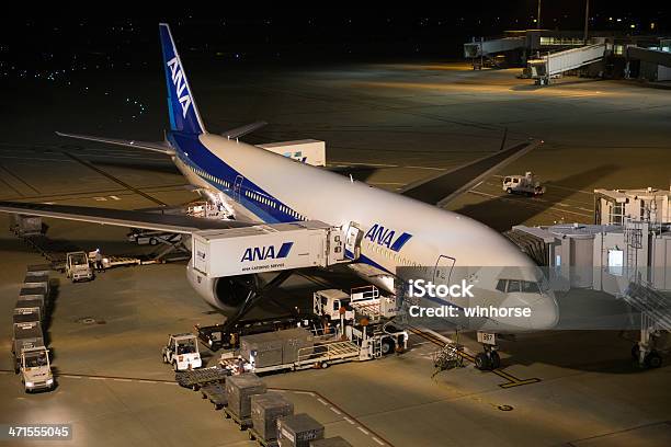 Os Nippon Airways Boeing 777200 - Fotografias de stock e mais imagens de Aeroporto - Aeroporto, Aeroporto Internacional de Tóquio, All Nippon Airways