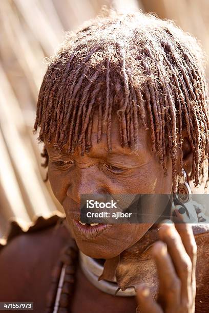 Donna Di Una Tribù Africana - Fotografie stock e altre immagini di Adulto - Adulto, Adulto in età matura, Africa