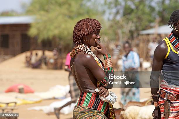 Африканская Женщина — стоковые фотографии и другие картинки Аборигенная культура - Аборигенная культура, Африка, Африканский рог