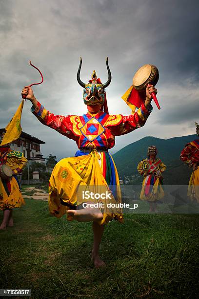 Bhutan Dancers Stockfoto und mehr Bilder von Bhutan - Bhutan, Mönch, Kloster