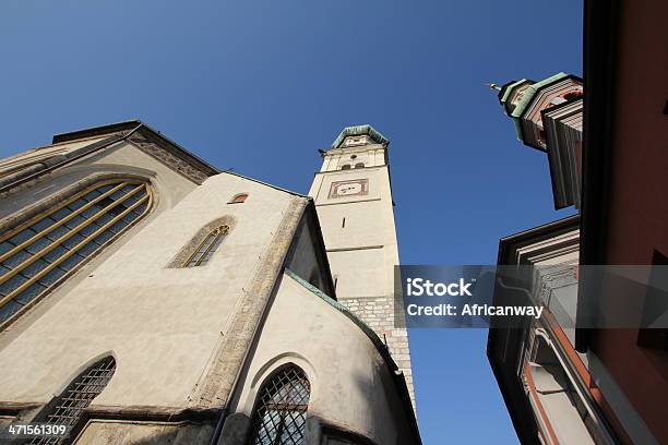 Impresionante Iglesia De San Nicolás Hall En Tyrol Austria Foto de stock y más banco de imágenes de Aguja - Chapitel