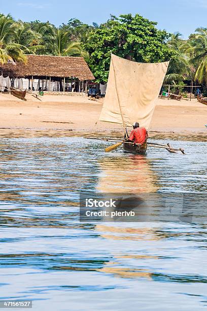 Boatman Foto de stock y más banco de imágenes de Actividad - Actividad, Adulto, Afrodescendiente