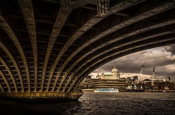Photo of London under the bridge