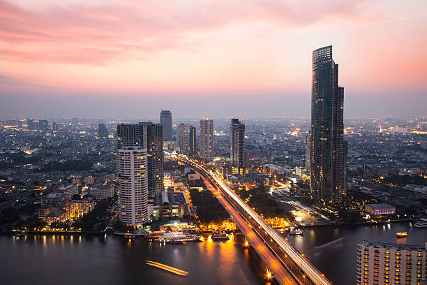 istock Bangkok night light city 471562582