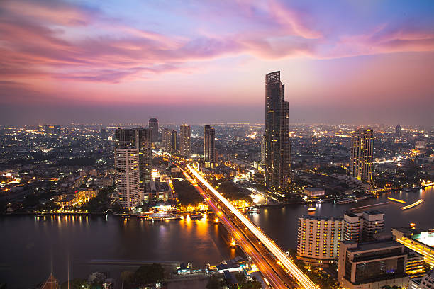 istock Bangkok night light city 471562594