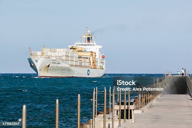 Buque De Carga En Dirección Al Puerto En Fort Lauderdale Foto de stock y más banco de imágenes de Aire libre