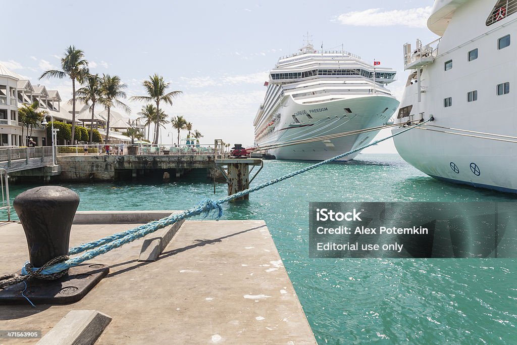 Zwei Kreuzfahrtschiffe auf den Molen in Key West, Florida, USA. - Lizenzfrei Kreuzfahrtschiff Stock-Foto