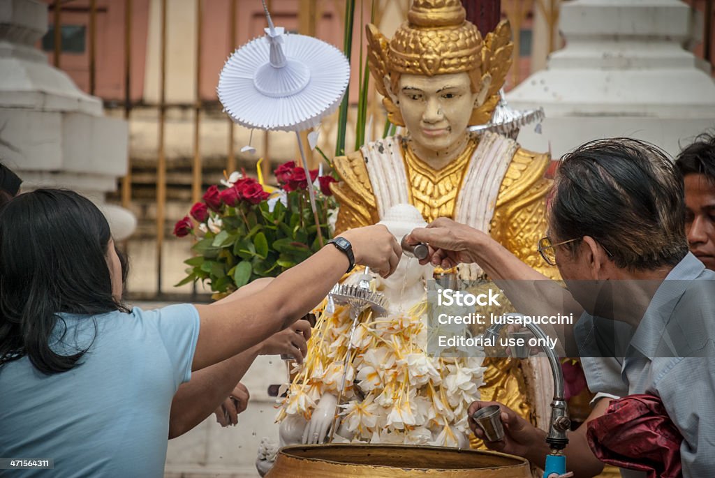 Pessoas de Shwedagon paya, a Birmânia. - Foto de stock de Antigo royalty-free