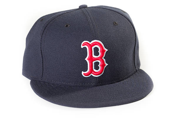 ボストンレッドソックスのベースボールキャップ - boston red sox ストックフォトと画像