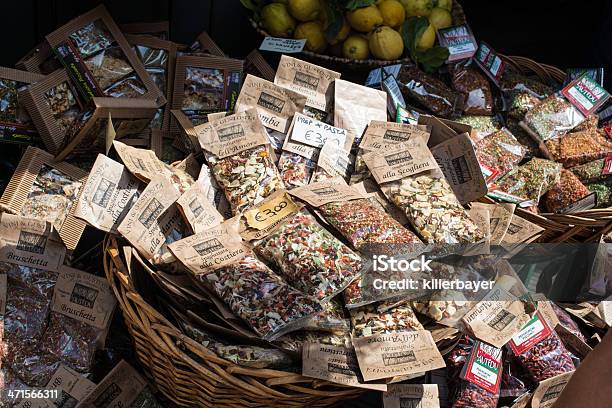 Ziół Przypraw Lub Cytryny Do Sprzedaży - zdjęcia stockowe i więcej obrazów Bruschetta - Bruschetta, Cinque Terre, Cytryna